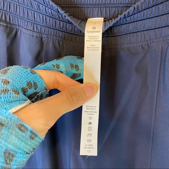 LULULEMON Iron Blue Wanderer Culotte pants 2 - Picture 7 of 13